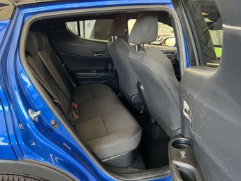 TOYOTA C-HR 1.8 C-HR-Dynamic HEV CVT 5dr