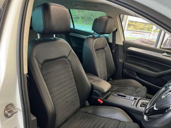 VOLKSWAGEN PASSAT 1.5 Passat GT TSi Evo Semi-Auto 5dr