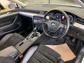 VOLKSWAGEN PASSAT 1.5 Passat GT TSi Evo Semi-Auto 5dr