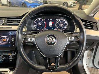VOLKSWAGEN PASSAT 1.5 Passat GT TSi Evo Semi-Auto 5dr