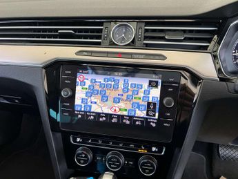 VOLKSWAGEN PASSAT 1.5 Passat GT TSi Evo Semi-Auto 5dr