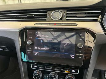 VOLKSWAGEN PASSAT 1.5 Passat GT TSi Evo Semi-Auto 5dr