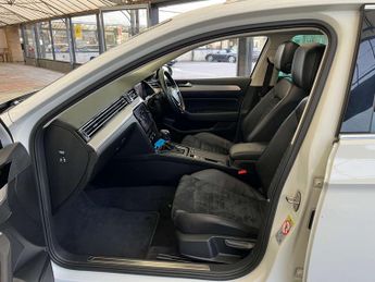 VOLKSWAGEN PASSAT 1.5 Passat GT TSi Evo Semi-Auto 5dr