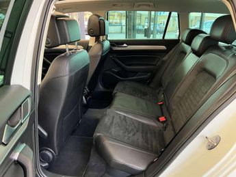 VOLKSWAGEN PASSAT 1.5 Passat GT TSi Evo Semi-Auto 5dr