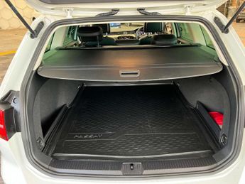 VOLKSWAGEN PASSAT 1.5 Passat GT TSi Evo Semi-Auto 5dr