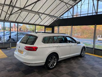 VOLKSWAGEN PASSAT 1.5 Passat GT TSi Evo Semi-Auto 5dr