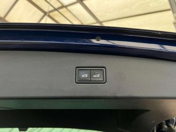 VOLKSWAGEN TIGUAN 2.0 Tiguan SE Nav TDI BlueMotion Technology 4Motion Semi-Auto 4W