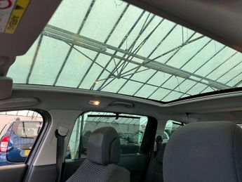 PEUGEOT 5008 2.0 5008 Allure HDi Auto 5dr