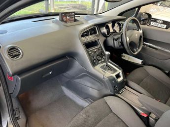 PEUGEOT 5008 2.0 5008 Allure HDi Auto 5dr