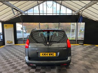 PEUGEOT 5008 2.0 5008 Allure HDi Auto 5dr