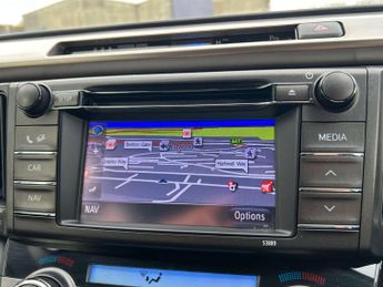 TOYOTA RAV4 2.2 D-CAT Invincible SUV 5dr Diesel Auto 4WD Euro 5 (150 ps)