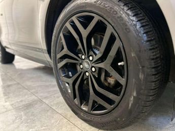 Land Rover RANGE ROVER EVOQUE 2.0 Range Rover Evoque R-Dynamic SE D Auto 4WD 5dr