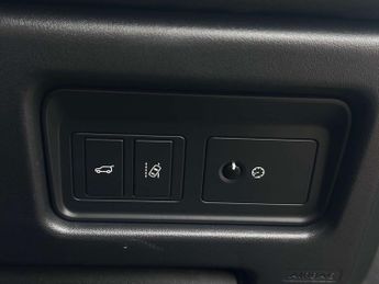 LAND ROVER DISCOVERY SPORT 2.0 Discovery Sport Black HSE SD4 Auto 4WD 5dr