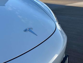 Tesla Model 3 Model 3 Standard Range + 4dr