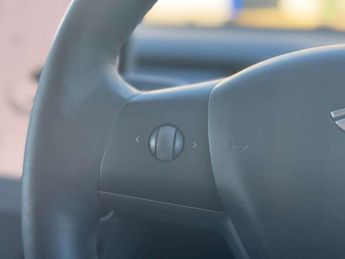 Tesla Model 3 Model 3 Standard Range + 4dr