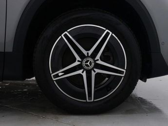 MERCEDES-BENZ EQB EQB 300 AMG Line 4Matic 4WD 5dr