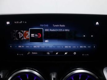 MERCEDES-BENZ EQB EQB 300 AMG Line 4Matic 4WD 5dr