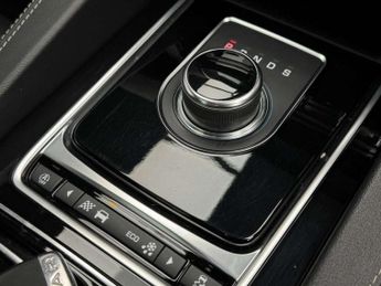 Jaguar F-PACE 2.0 F-Pace R-Sport AWD D Auto 4WD 5dr