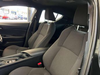 TOYOTA C-HR 1.8 C-HR Icon HEV CVT 5dr