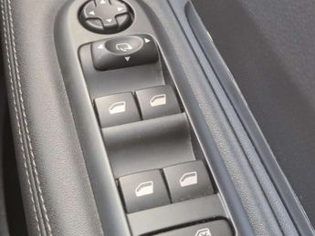 PEUGEOT 3008 1.6 3008 Allure Blue HDi S/S Automatic 5dr - NATIONAL DELIVERY*