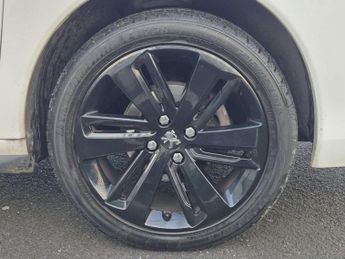 PEUGEOT 3008 1.6 3008 Allure Blue HDi S/S Automatic 5dr - NATIONAL DELIVERY*