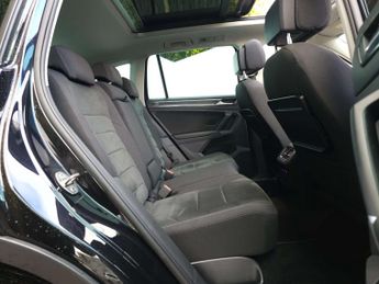 VOLKSWAGEN TIGUAN 2.0 Tiguan SEL TDI BlueMotion Technology Semi-Auto 5dr
