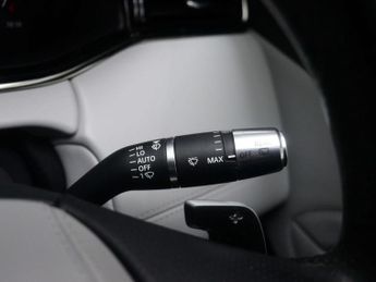 LAND ROVER RANGE ROVER EVOQUE 1.5 Range Rover Evoque R-Dynamic HSE P300e Auto 4WD 5dr