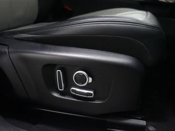 LAND ROVER RANGE ROVER EVOQUE 1.5 Range Rover Evoque R-Dynamic HSE P300e Auto 4WD 5dr