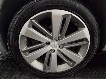 Peugeot 3008 1.6 3008 Allure e-HDi Semi-Auto 5dr