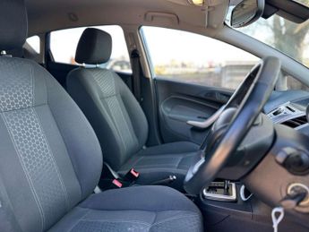 FORD FIESTA 1.4 Fiesta Titanium Auto 5dr