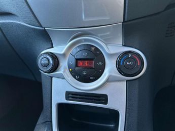 FORD FIESTA 1.4 Fiesta Titanium Auto 5dr