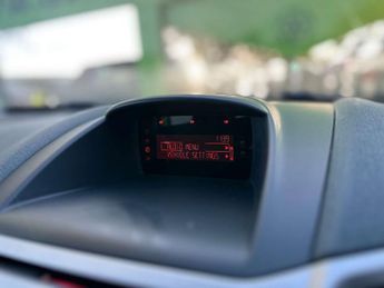 FORD FIESTA 1.4 Fiesta Titanium Auto 5dr