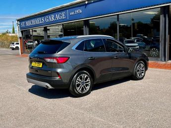 FORD KUGA 2.5 Kuga Titanium First Edition PHEV CVT 5dr