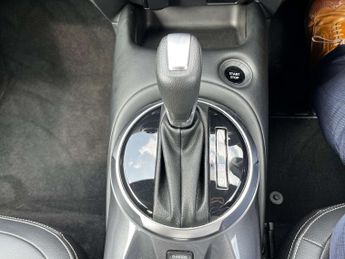 NISSAN JUKE 1.6 Juke Tekna HEV CVT 5dr