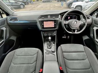VOLKSWAGEN TIGUAN 2.0 Tiguan SEL TSi 4Motion Semi-Auto 4WD 5dr