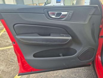 VOLVO XC60 2.0 XC60 R-Design D4 AWD Automatic 4WD 5dr - NATIONAL DELIVERY*