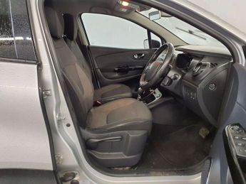 RENAULT CAPTUR 1.5 Captur Dynamique S Nav dCi Automatic 5dr - NATIONAL DELIVERY