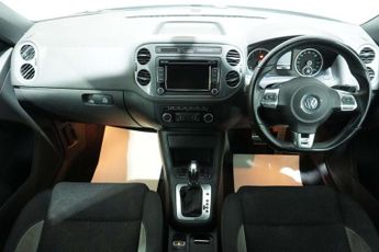 Volkswagen TIGUAN 2.0 TDI BlueMotion Tech R-Line SUV 5dr Diesel DSG 4WD Euro 5 (s/