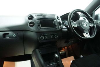 Volkswagen TIGUAN 2.0 TDI BlueMotion Tech R-Line SUV 5dr Diesel DSG 4WD Euro 5 (s/
