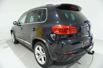 Volkswagen TIGUAN 2.0 TDI BlueMotion Tech R-Line SUV 5dr Diesel DSG 4WD Euro 5 (s/