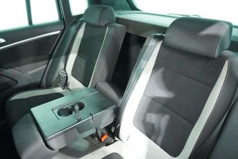 Volkswagen TIGUAN 2.0 TDI BlueMotion Tech R-Line SUV 5dr Diesel DSG 4WD Euro 5 (s/