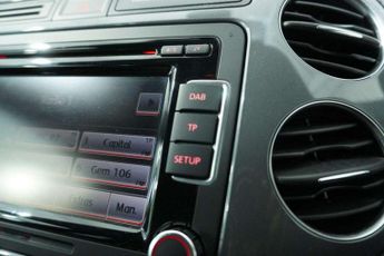 Volkswagen TIGUAN 2.0 TDI BlueMotion Tech R-Line SUV 5dr Diesel DSG 4WD Euro 5 (s/