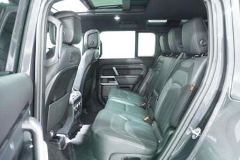 Land Rover DEFENDER 3.0 D300 MHEV X-Dynamic HSE SUV 5dr Diesel Auto 4WD Euro 6 (s/s)
