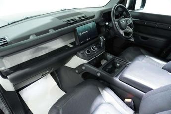 Land Rover DEFENDER 3.0 D300 MHEV X-Dynamic HSE SUV 5dr Diesel Auto 4WD Euro 6 (s/s)
