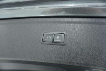 Audi Q5 2.0 TDI 40 S line SUV 5dr Diesel S Tronic quattro Euro 6 (s/s) (