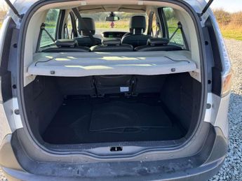 RENAULT SCENIC 1.5 Scenic Xmod Dynamique TomTom Bose+ dCi Semi-Auto 5dr