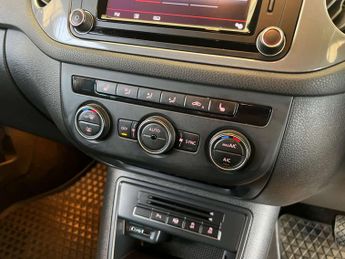 VOLKSWAGEN TIGUAN 2.0 Tiguan Match TDI BlueMotion Technology 4Motion Semi-Auto 4WD