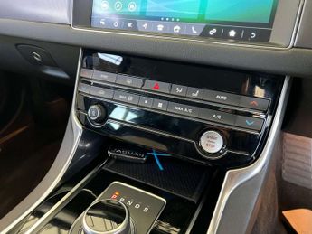 JAGUAR XF 2.0 XF R-Sport Auto 4dr