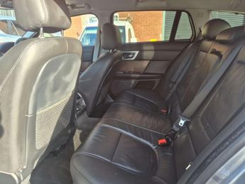 JAGUAR XF 2.2 XF Luxury D Automatic 5dr - NATIONAL DELIVERY*