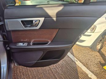 JAGUAR XF 2.2 XF Luxury D Automatic 5dr - NATIONAL DELIVERY*